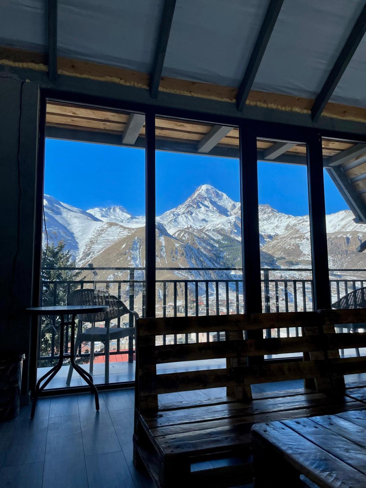 Planet Kazbegi Hotell Exteriör bild