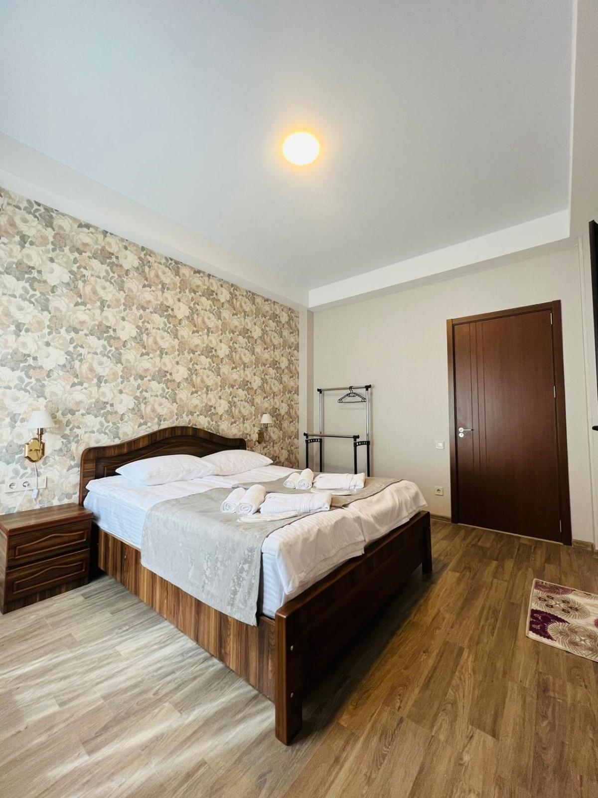 Planet Kazbegi Hotell Exteriör bild