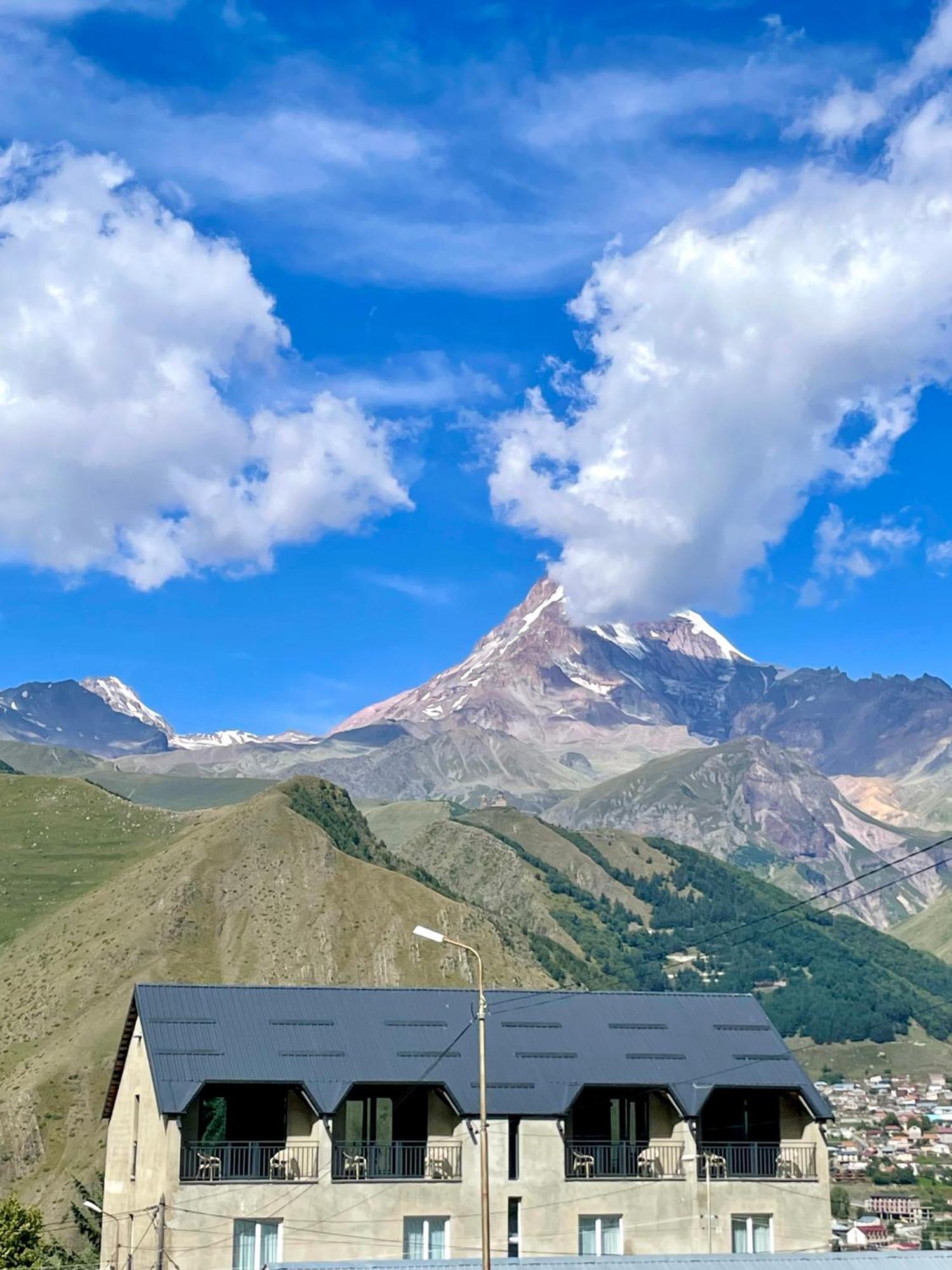 Planet Kazbegi Hotell Exteriör bild