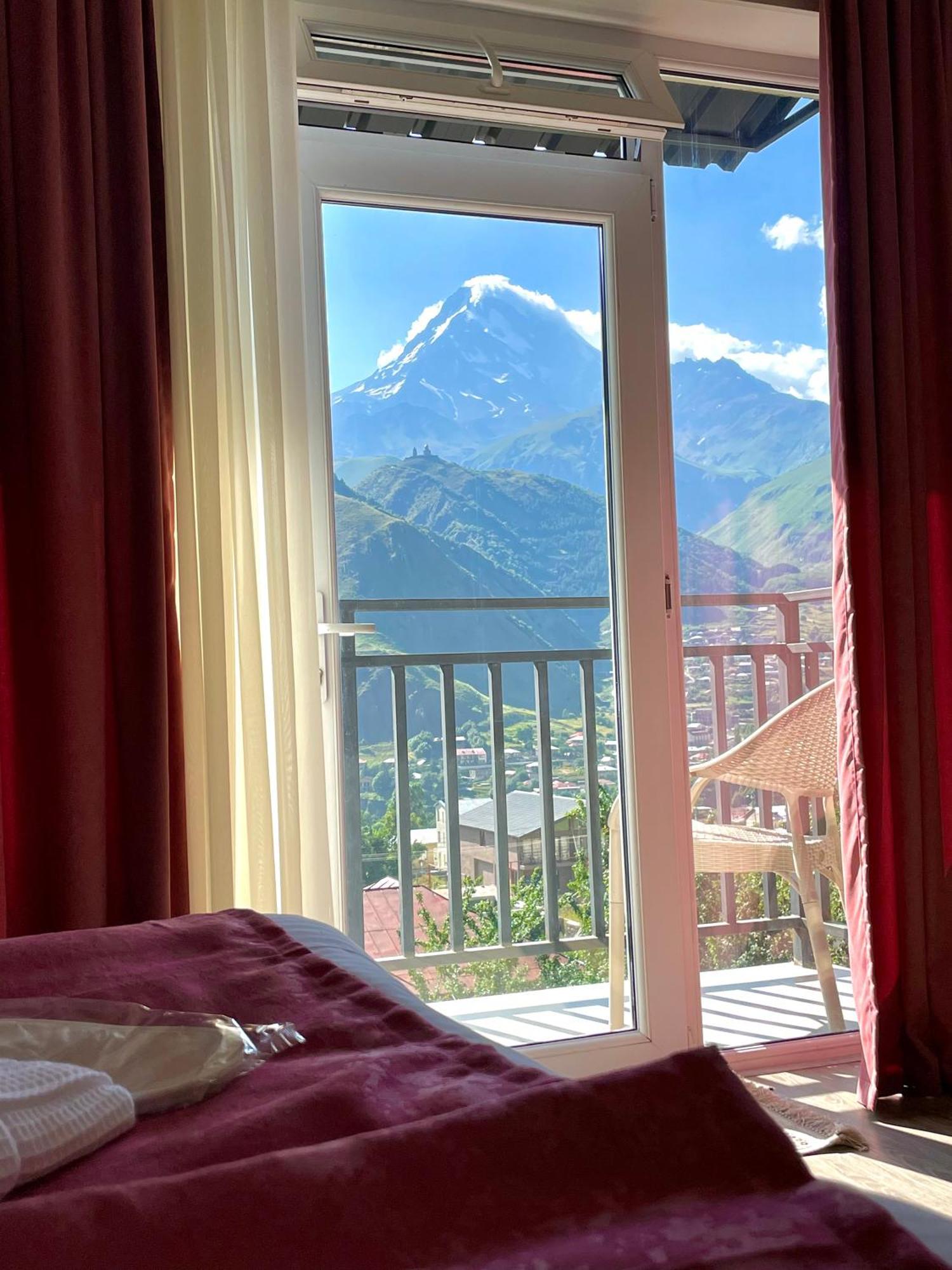 Planet Kazbegi Hotell Exteriör bild