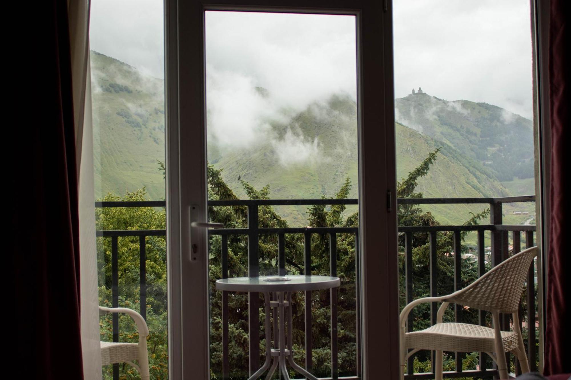 Planet Kazbegi Hotell Exteriör bild