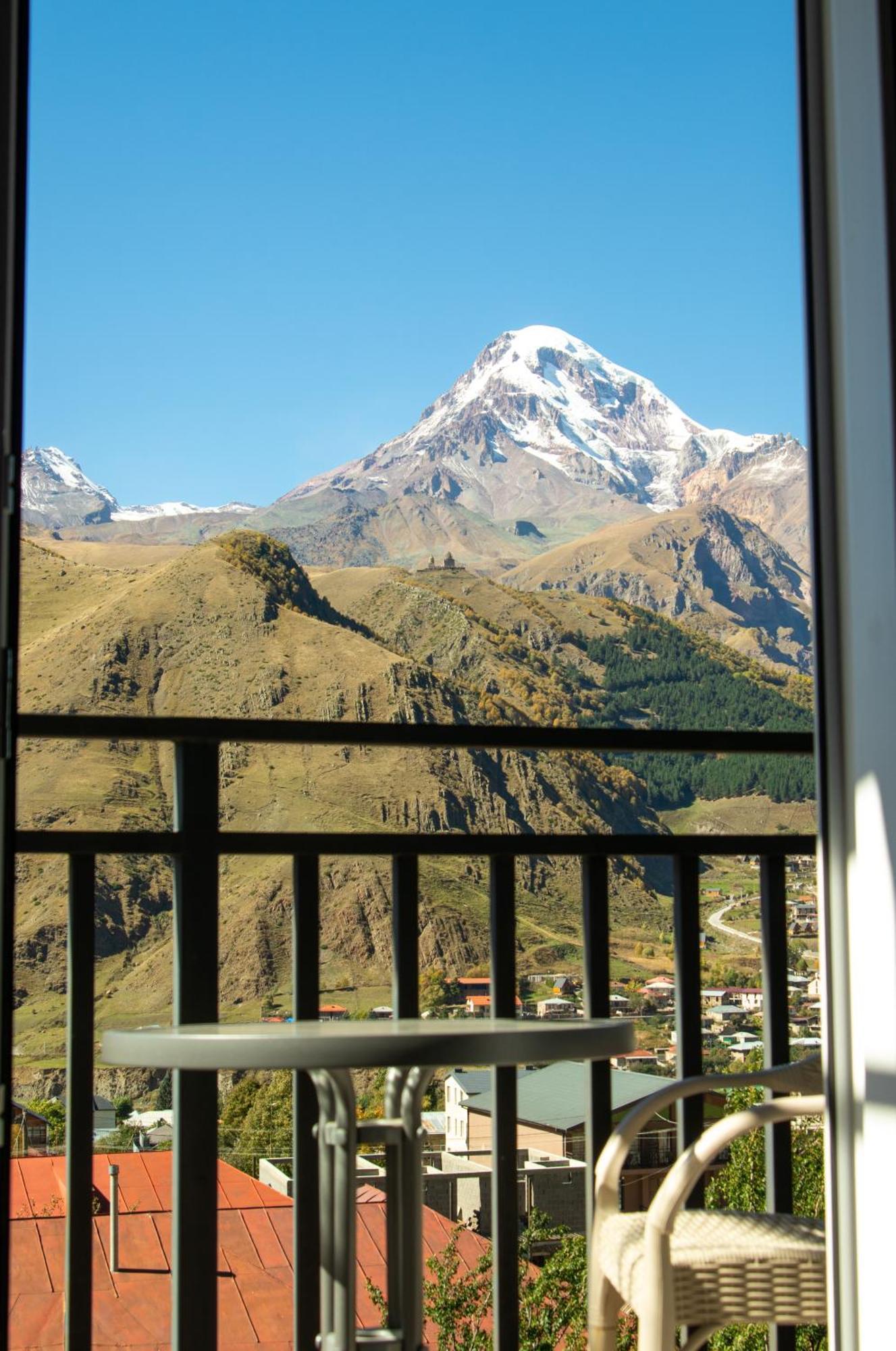 Planet Kazbegi Hotell Exteriör bild